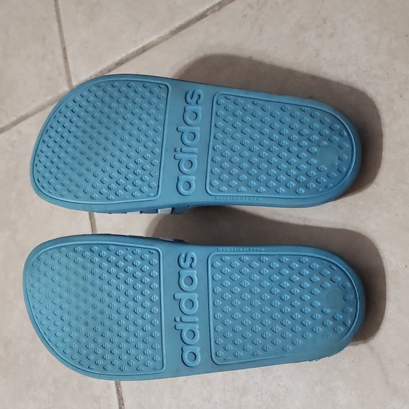 Adidas Adilette Sandals- USM 4, USW 5 - Picture 2 of 3